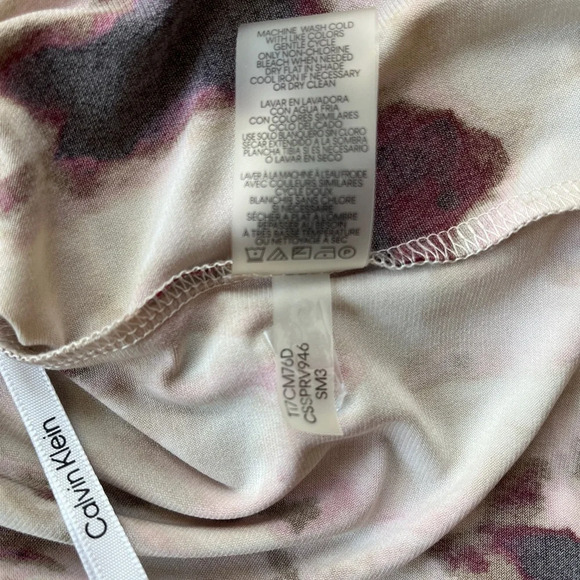 Calvin Klein Petite Printed Pleat-Neck Top in Sand Multi - Wear to Work, Size PL - Picture 6 of 10